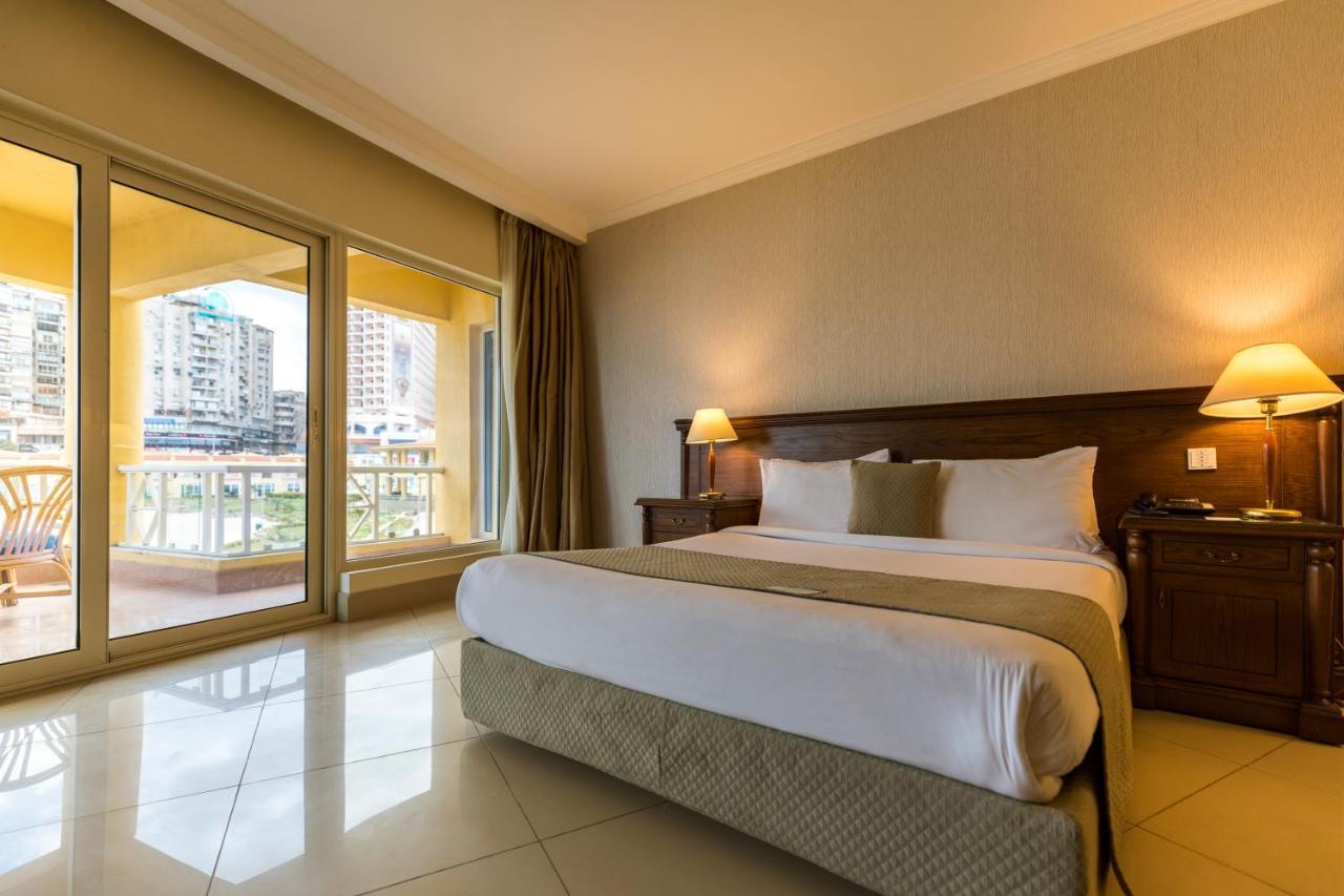 Sunrise Alex Avenue Hotel 5*